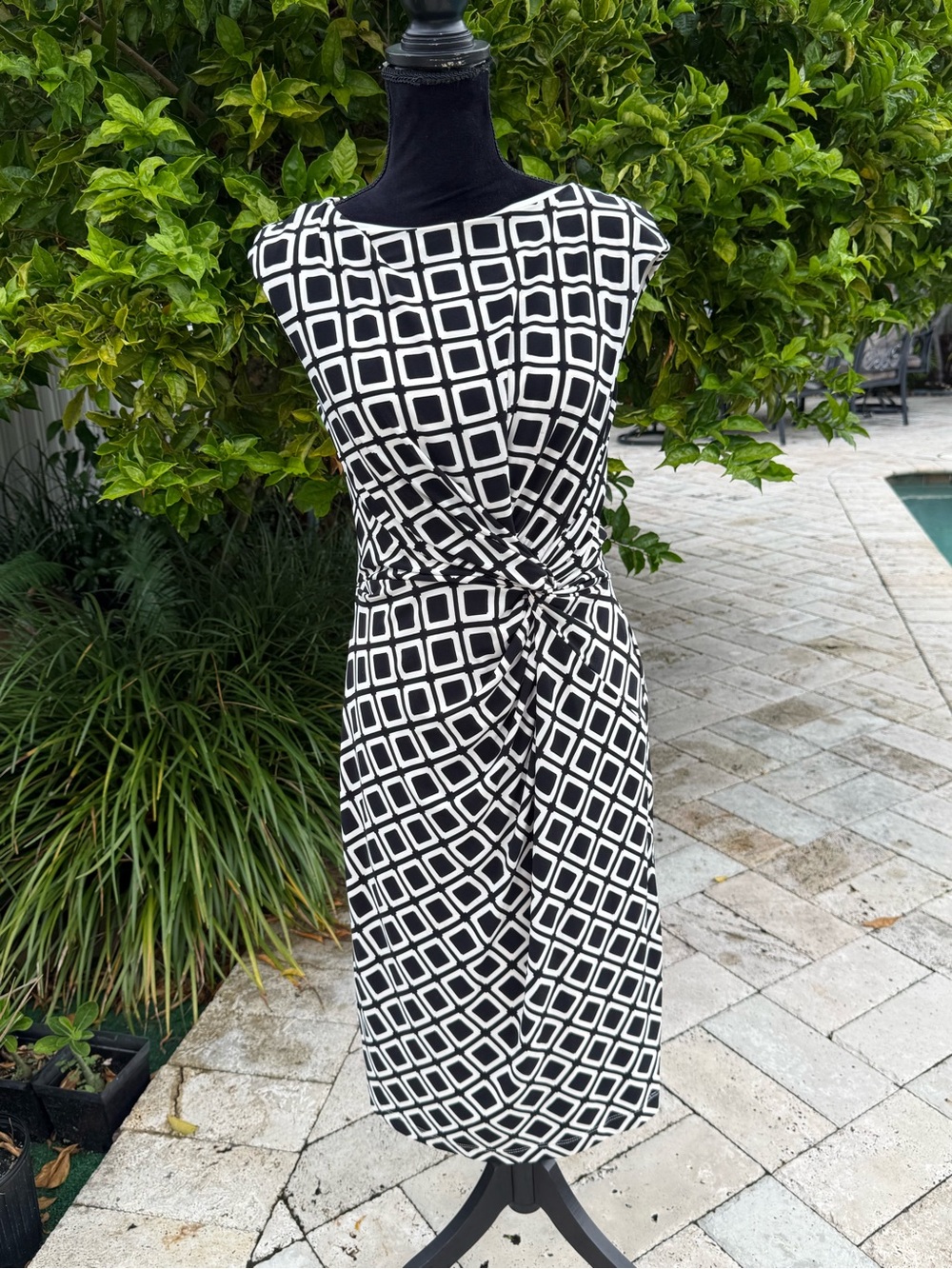 Lauren Ralph Lauren Geometric Square Twist-Front Sheath
